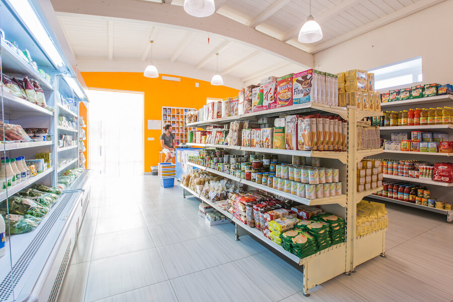 market e negozio del villaggio Verdemare di Vieste in Gargano