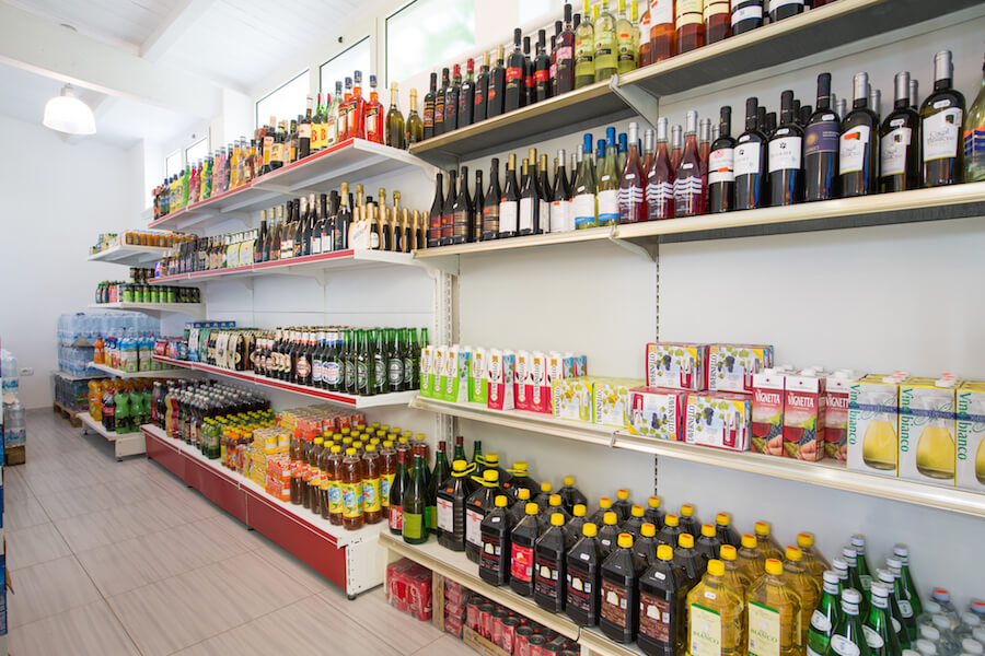 market e negozio del villaggio Verdemare di Vieste in Gargano