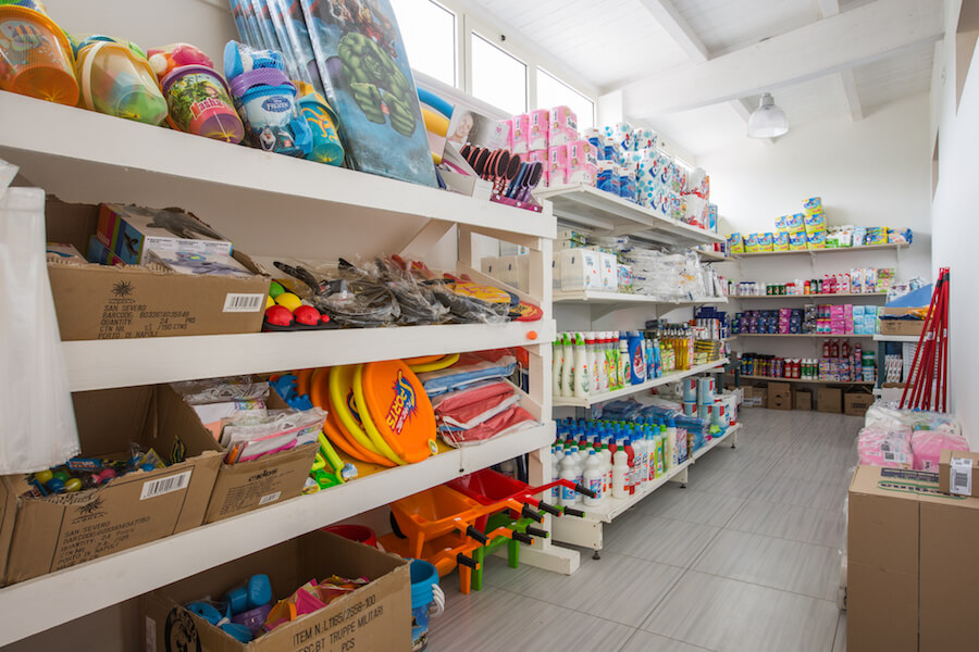 market e negozio del villaggio Verdemare di Vieste in Gargano