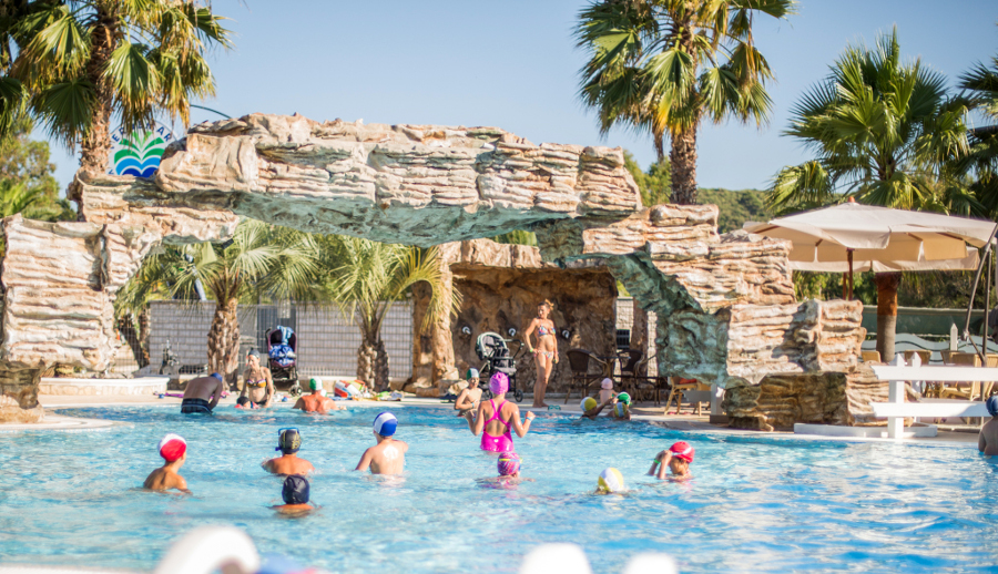 Baby pool with water games and village fountains verdemare vieste