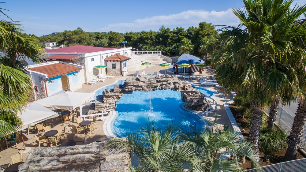 Baby pool with water games and village fountains verdemare vieste