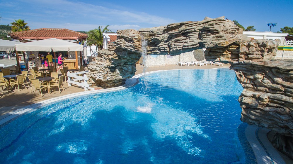 Baby pool with water games and village fountains verdemare vieste