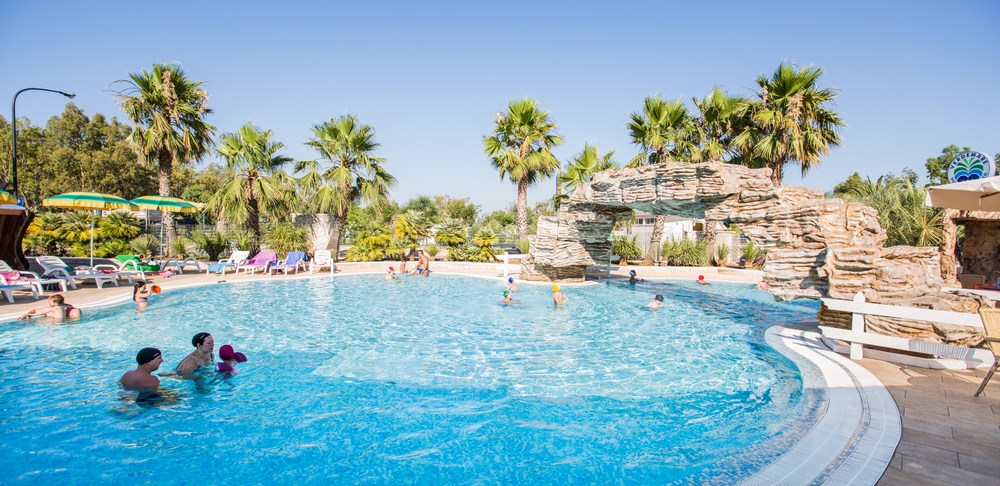 Baby pool with water games and village fountains verdemare vieste