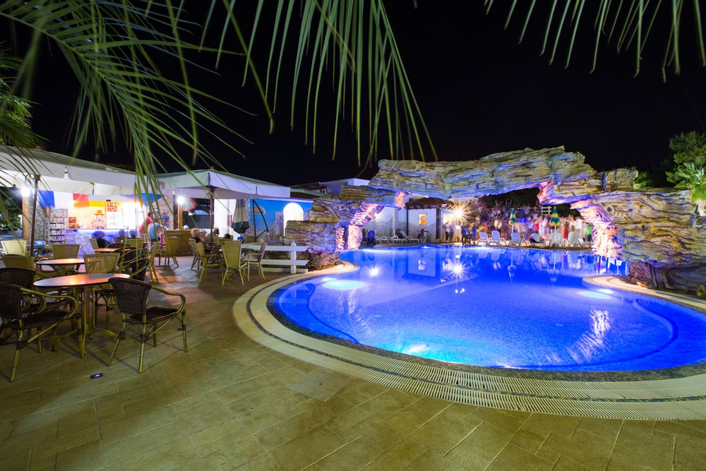 Baby pool with water games and village fountains verdemare vieste