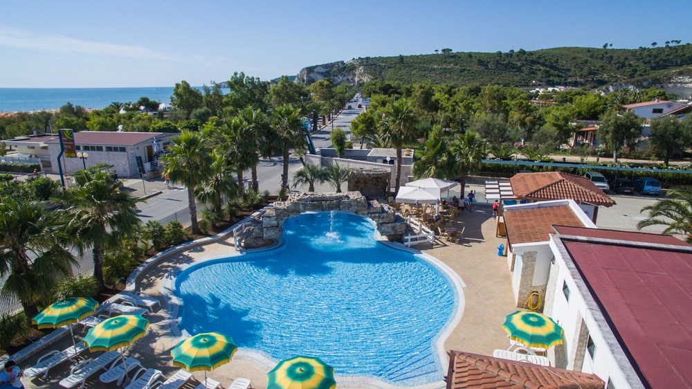 Baby pool with water games and village fountains verdemare vieste