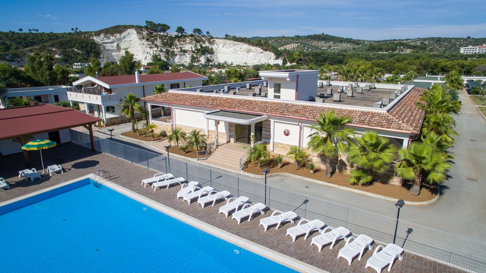 Baby pool with water games and village fountains verdemare vieste