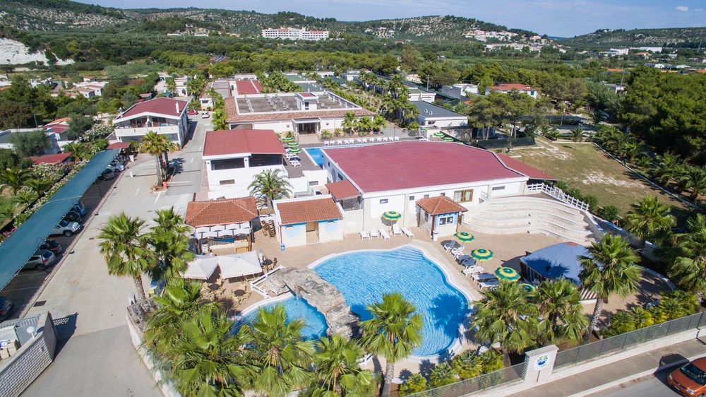 Baby pool with water games and village fountains verdemare vieste
