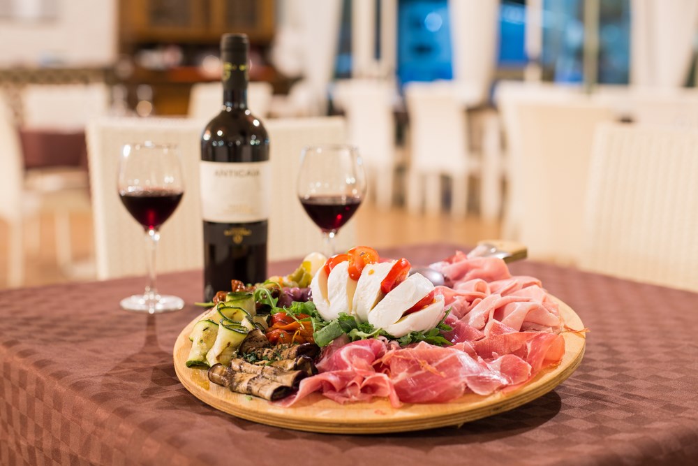 Restaurant and pizzeria of the verdemare village in vieste in gargano