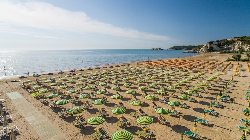 spiaggia del villaggio Verdemare di Vieste in Gargano
